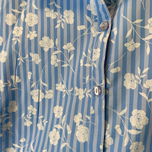 Blair Women's Size Medium Blue And White Button Down Shirt Stripes Floral 3/4 - Picture 3 of 9